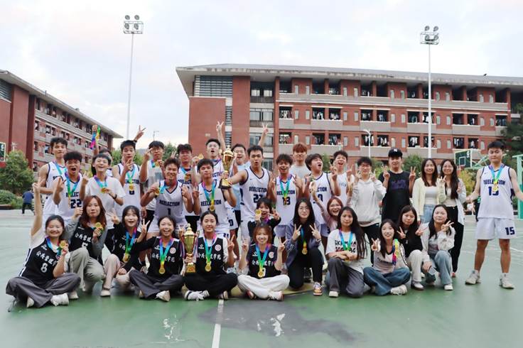 连续三年获手机赚钱
男篮冠军